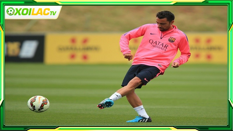 Xavi Hernández với kỹ năng First-touch pass thượng thừa Xavi Hernández với kỹ năng First-touch pass thượng thừa